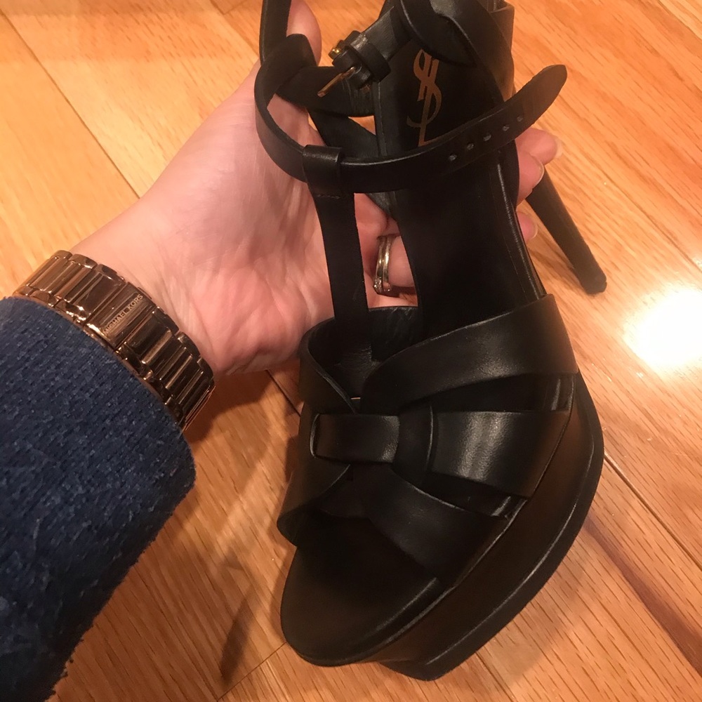 Sandals - Picture 2 of 8
